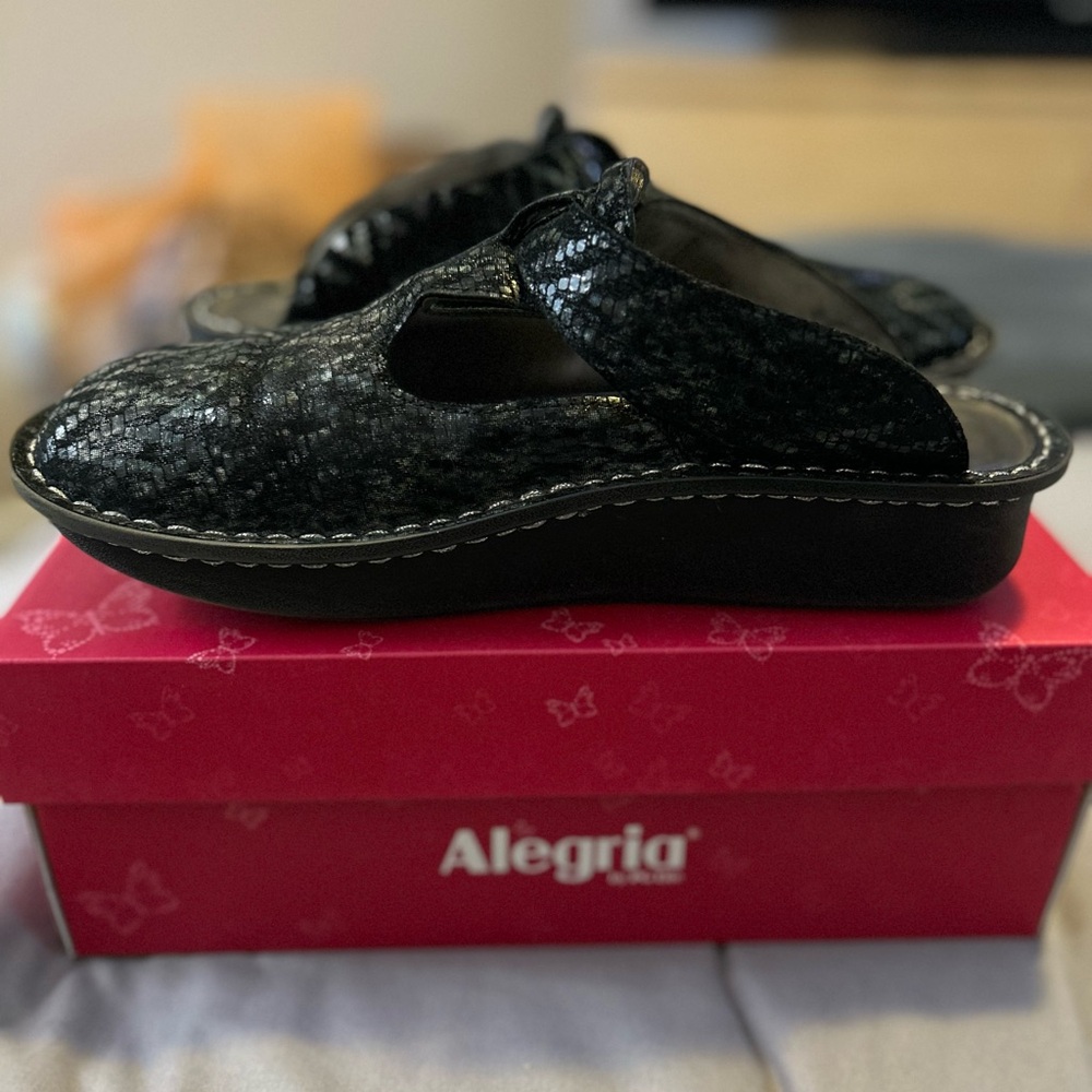 Alegria Black Snake-Embossed Slip-On Clogs with Contrast Stitching